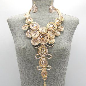 C9SNEY10845 Statement Wire Bib Tassel Necklace Set